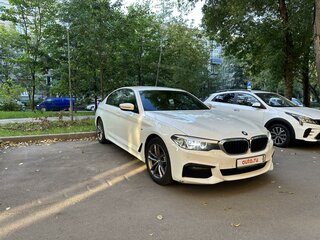 2019 BMW 5 серии 520i VII (G30/G31/G38), белый, 3000000 рублей, вид 2