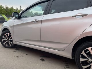 2012 Hyundai Solaris I, серебристый, 820000 рублей, вид 4