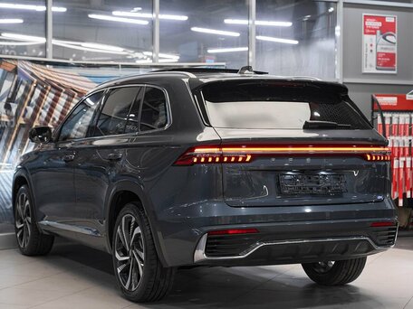 2023 Geely Monjaro (Xingyue L) I, серый, 3049000 рублей, вид 4