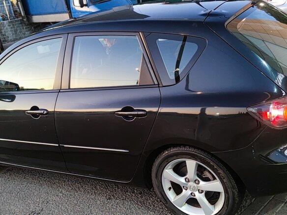 2005 Mazda 3 I (BK), чёрный, 1150000 рублей - вид 2