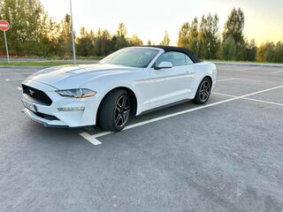 2022 Ford Mustang VI Рестайлинг, белый, 2100000 рублей, вид 1