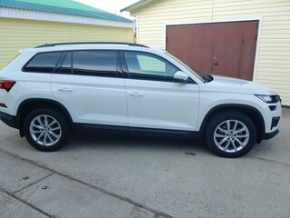 2022 Skoda Kodiaq I Рестайлинг, белый, 3900000 рублей, вид 3