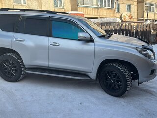 2012 Toyota Land Cruiser Prado 150 Series, серебристый, 3150000 рублей, вид 3