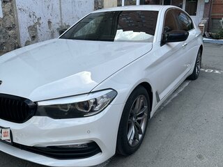 2017 BMW 5 серии 520i VII (G30/G31/G38), белый, 3250000 рублей, вид 5