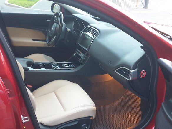 2015 Jaguar XE I, красный, 2150000 рублей - вид 4