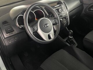 2013 Kia Venga I, белый, 1100000 рублей, вид 2