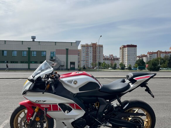 2022 Yamaha YZF-R7, золотистый, 1800000 рублей - вид 13