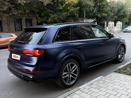 2021 Audi Q7 45 TDI II (4M) Рестайлинг, синий, 7000000 рублей, вид 4
