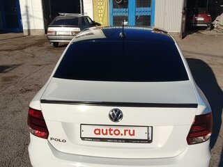 2018 Volkswagen Polo V Рестайлинг, белый, 1400000 рублей, вид 3