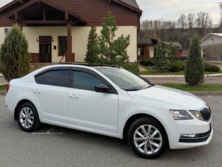 2017 Skoda Octavia III (A7) Рестайлинг, белый, 2000000 рублей, вид 2