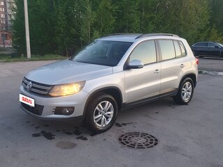 2015 Volkswagen Tiguan I Рестайлинг, серебристый, 980000 рублей, вид 1