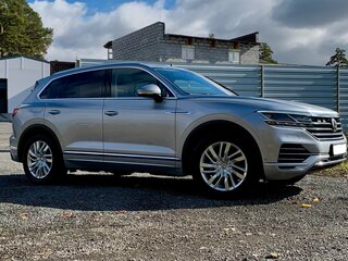 2020 Volkswagen Touareg III, серебристый, 4990000 рублей, вид 5