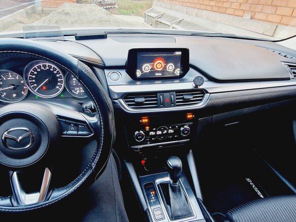 2016 Mazda 6 III (GJ) Рестайлинг, белый, 1950000 рублей - вид 25