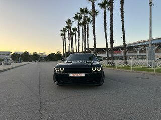 2018 Dodge Challenger III Рестайлинг 2, чёрный, 3990000 рублей, вид 3