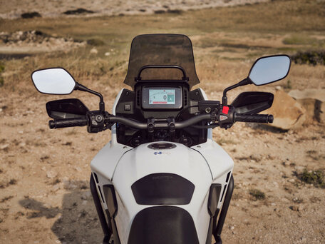2025 Honda NX 500, белый, 1364900 рублей, вид 4