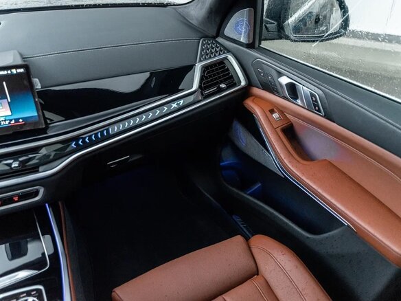 2024 BMW X7 40i I (G07) Рестайлинг, чёрный, 13890000 рублей - вид 15