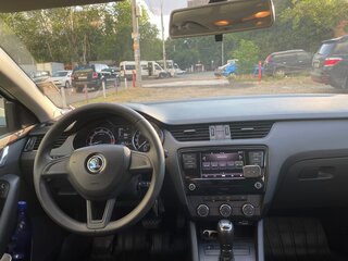 2018 Skoda Octavia III (A7) Рестайлинг, белый, 1700000 рублей, вид 5