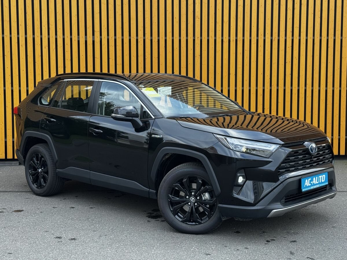 Открыть фотографии: Toyota RAV4 V (XA50)