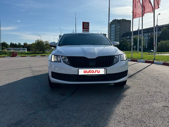 2018 Skoda Octavia III (A7) Рестайлинг, белый, 1550000 рублей - вид 1