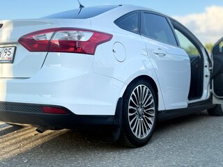 2014 Ford Focus III, белый, 770000 рублей, вид 3