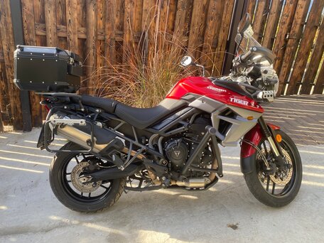 2017 Triumph Tiger 800, красный, 950000 рублей, вид 1