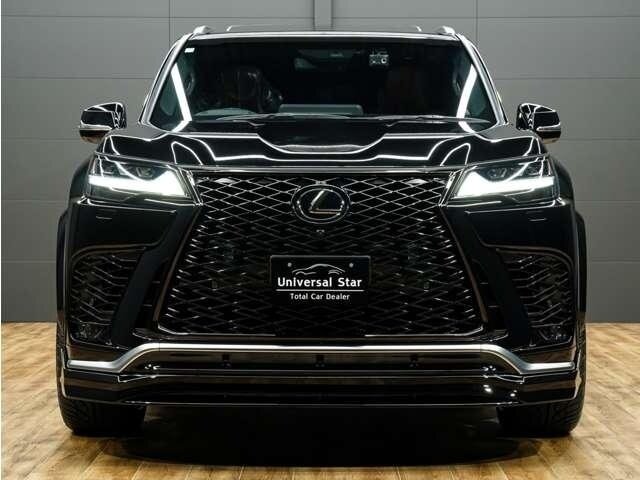Открыть фотографии: Lexus LX IV
