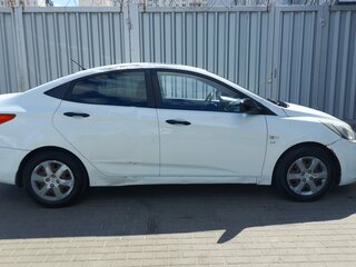 2014 Hyundai Solaris I, белый, 445000 рублей, вид 5