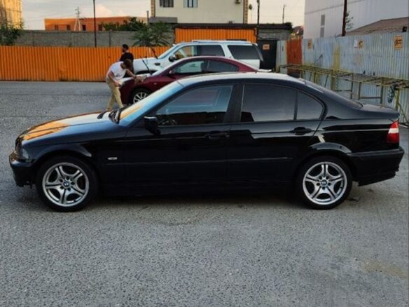 2000 BMW 3 серии 318i IV (E46), чёрный, 350000 рублей - вид 1