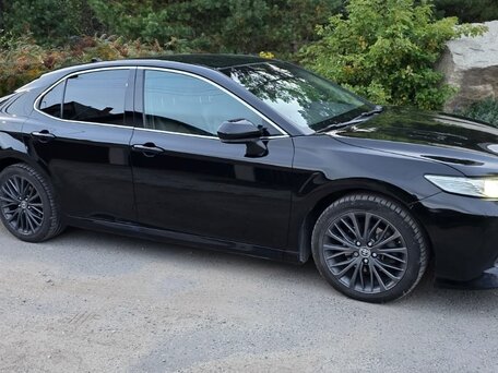 2020 Toyota Camry VIII (XV70), чёрный, 2900000 рублей, вид 5