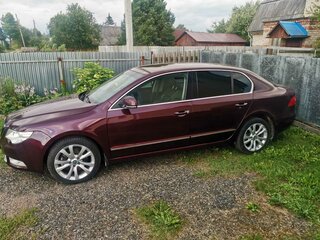 2011 Skoda Superb DSG II, красный, 760000 рублей, вид 3