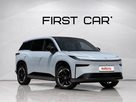2026 Toyota bZ3X 50 kWh, золотистый, 2635000 рублей, вид 4