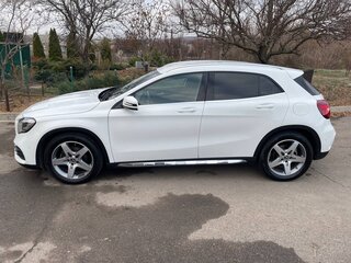 2018 Mercedes-Benz GLA 200 I (X156) Рестайлинг, белый, 2500000 рублей, вид 3