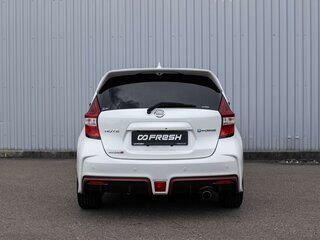 2017 Nissan Note Nismo e-Power II Рестайлинг, белый, 1520000 рублей, вид 4