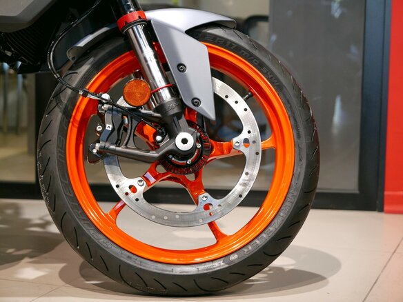 2025 KTM 390 Duke, синий, 699000 рублей - вид 8