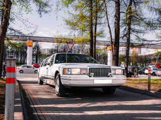 1993 Lincoln Town Car II, белый, 10000000 рублей, вид 4