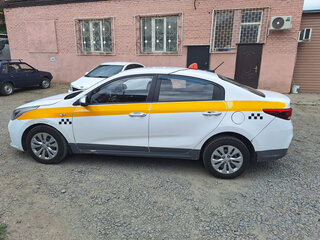 2018 Kia Rio IV, серебристый, 800000 рублей, вид 4