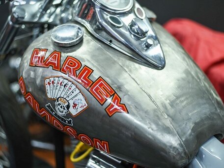 1992 Harley-Davidson Dyna Glide Custom, серебристый, 2500000 рублей, вид 2