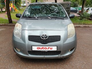 2007 Toyota Yaris II, серебристый, 380000 рублей, вид 1