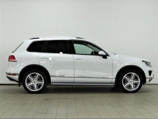 2016 Volkswagen Touareg II Рестайлинг, белый, 2930000 рублей, вид 5