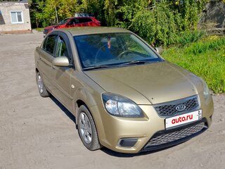 2010 Kia Rio II Рестайлинг, бежевый, 550000 рублей, вид 3