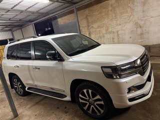 2017 Toyota Land Cruiser 200 Series Рестайлинг 2, белый, 8150000 рублей, вид 4