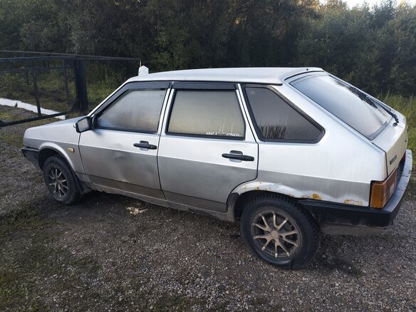 2004 Lada (ВАЗ) 21093i, серебристый, 80000 рублей - вид 3
