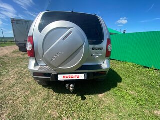 2011 Chevrolet Niva I Рестайлинг, серебристый, 510000 рублей, вид 3