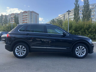 2017 Volkswagen Tiguan II, чёрный, 2017600 рублей, вид 4
