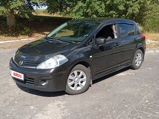 2010 Nissan Tiida I Рестайлинг, коричневый, 650000 рублей, вид 1