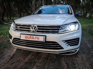 2016 Volkswagen Touareg II Рестайлинг, белый, 3650000 рублей, вид 2