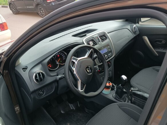2022 Renault Logan II Рестайлинг, коричневый, 1300000 рублей - вид 6