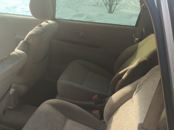 2001 Toyota Gaia, серый, 680000 рублей - вид 5