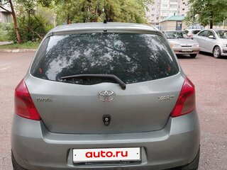 2007 Toyota Yaris II, серебристый, 380000 рублей, вид 5