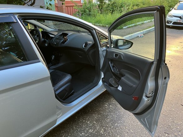 2016 Ford Fiesta Mk6 Рестайлинг, серебристый, 850000 рублей - вид 27